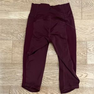 LULULEMON MAROON CAPRIS SIZE 4